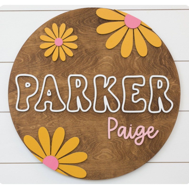 Sugar + Maple Round Personalized Name Sign | Retro Daisy