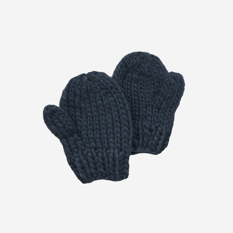Blueberry Hill Classic Mittens – Navy
