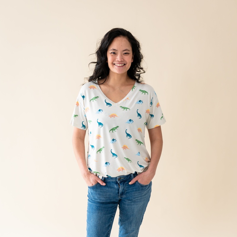 Womens Relaxed Fit V-Neck in Ecru Roar