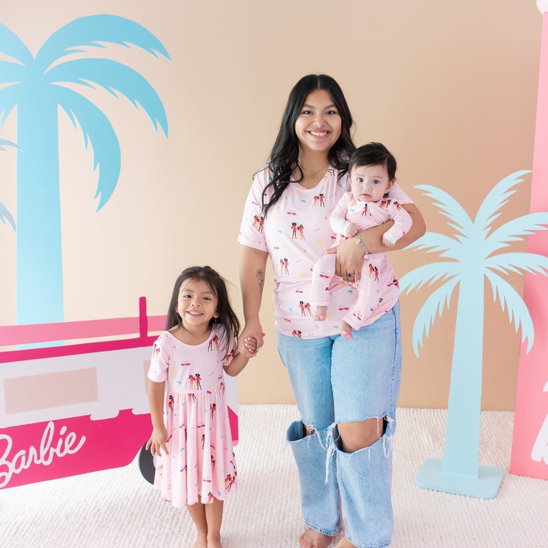 Women’s Crew Neck Tee in Barbie Beach