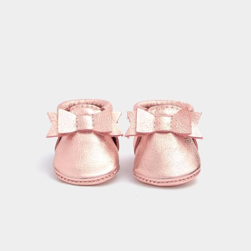 Freshly Picked Newborn Bow Moccasin – Rose Gold
