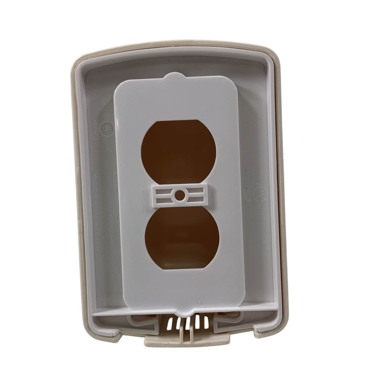 Safety 1st Outlet Cover With Cord Shortener