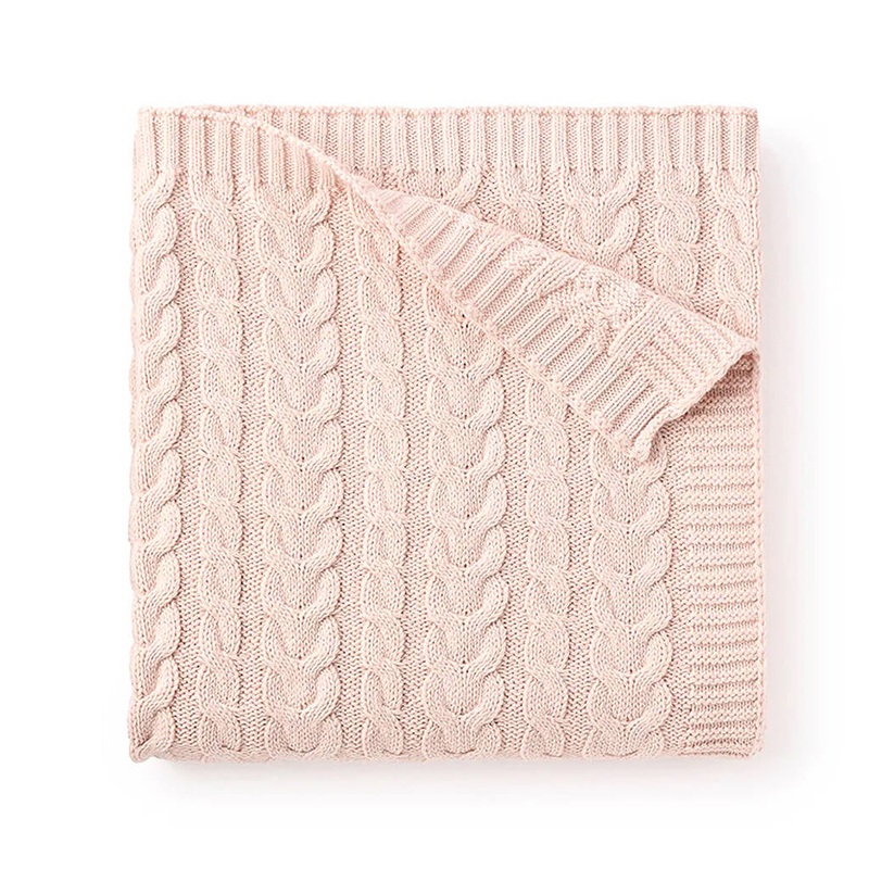 Horseshoe Cable Knit Blanket Pink
