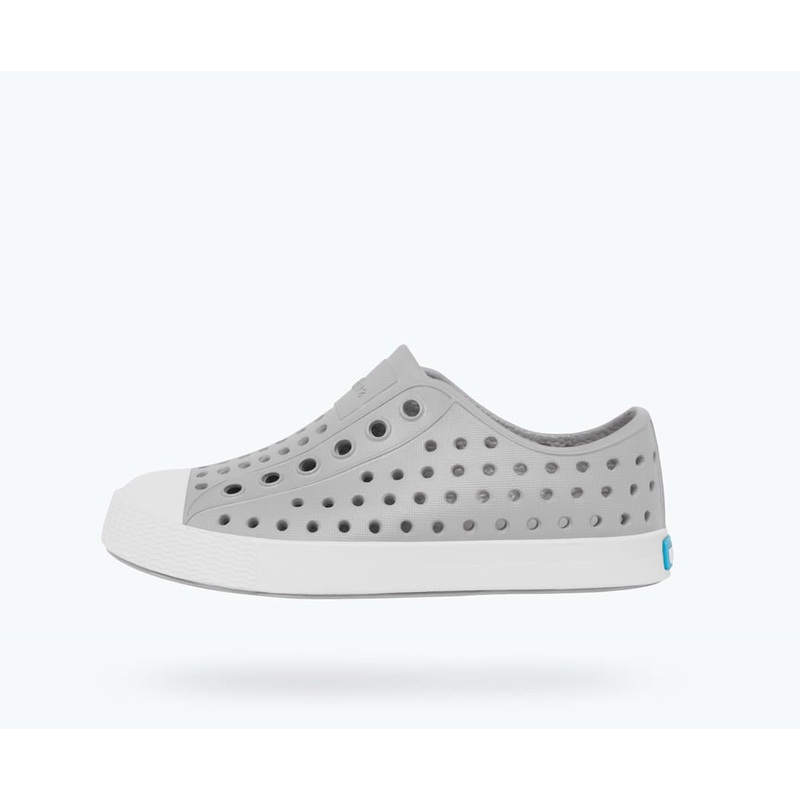 Jefferson Child – Pigeon Grey / Shell White C4